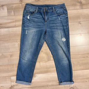 Northern Reflections distressed capri jeans size 12